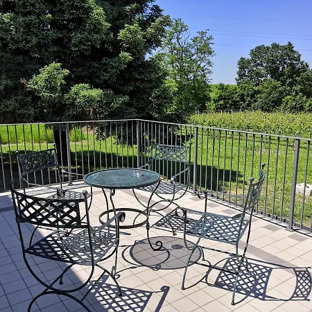 Ca' Restom Реджонель-Эмилия